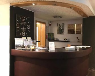 Hotel Garni Forum - Hamelin - Front desk
