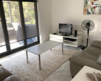 Manly immaculate 3 bedroom home - Manly - Phòng khách
