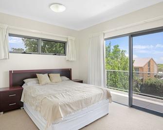 Blacklaw's Retreat - Rainbow Beach Views. Spacious. Fenced Yard. - Rainbow Beach - Ložnice