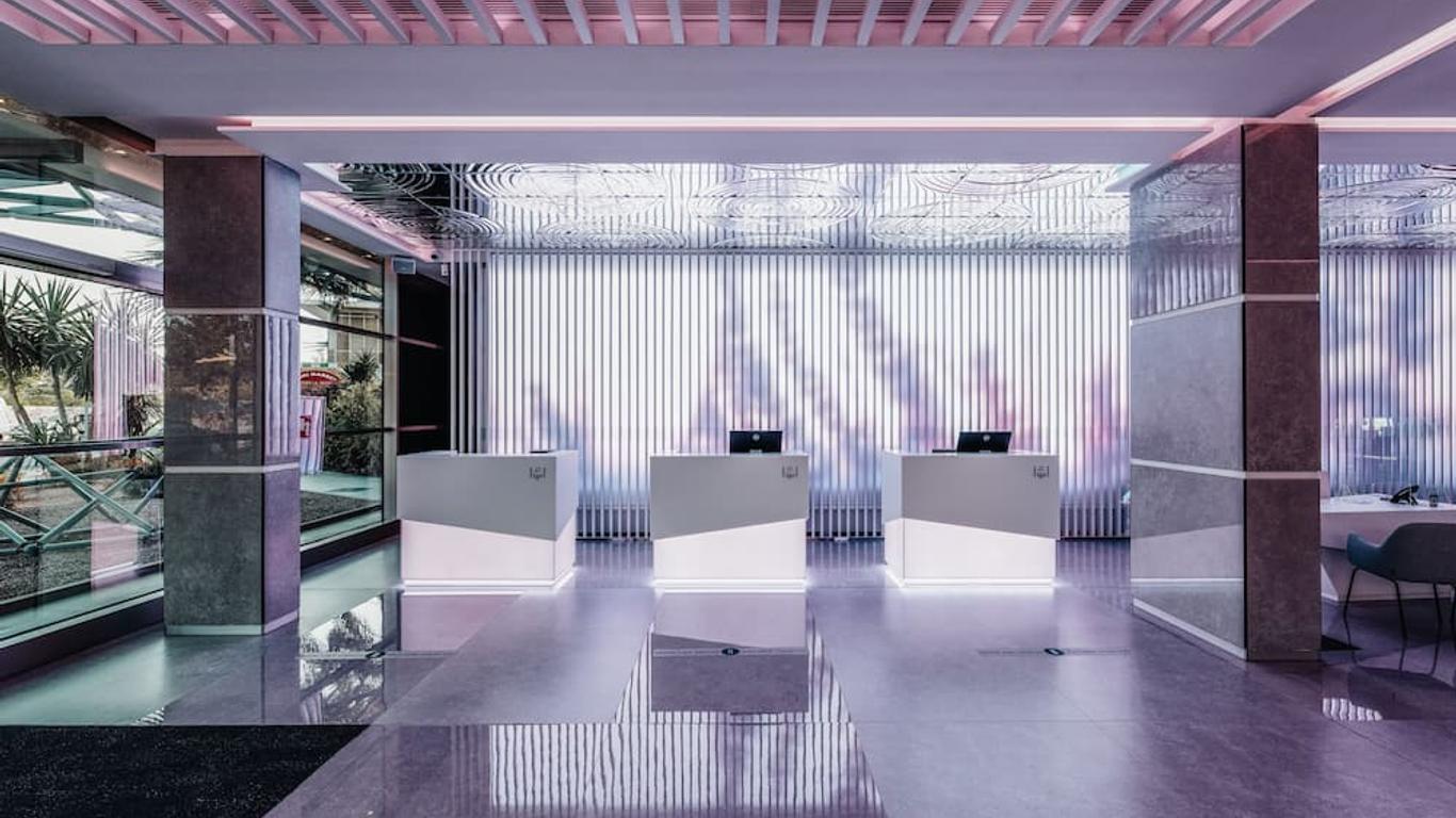 The Ibiza Twiins - 4 Sup