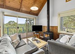 Lorne Bush House Cottages & Eco Retreats - Lorne - Living room