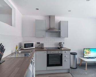 Cosy 1 Bed Apartment in Central Blackburn - Blackburn - Kitchen
