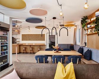 Homebound Apartments Bad Goisern - Contactless Check-In - Bad Goisern - Dining room