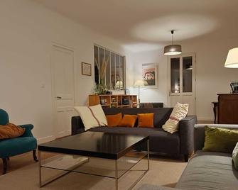 Large house, center of Ciboure and near the center of Saint Jean de Luz - Ciboure - Soggiorno