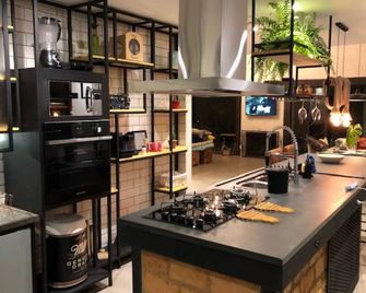 Beautiful house in Itaipava, modern and cozy. - Itaipava - Kitchen