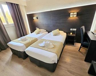 لو شيفال بلان - آرل - غرفة نوم