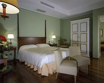 Sina Villa Matilde - Romano canavese - Bedroom