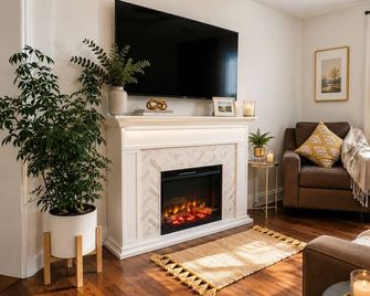 Wellington Pec Cottage Steps to Beach An - Wellington - Вітальня