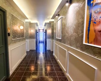 Barrio Inn Padre Mier Hostal & Suites - Monterrey - Pasillo