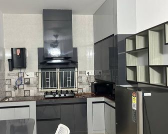 Rumi Homestays - Bhubaneswar - Kitchen
