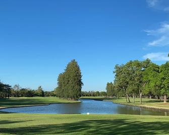 The Pine Golf Club - Bangkok