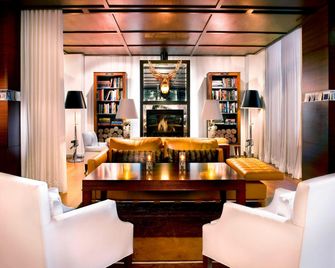 فندق إس إل إس، فندق لوكشري كوليكشن، بيفرلي هيلز - بيفرلي هيلز - ردهة