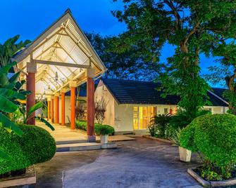 Protea Hotel by Marriott Zambezi River Lodge - Katima Mulilo - Building
