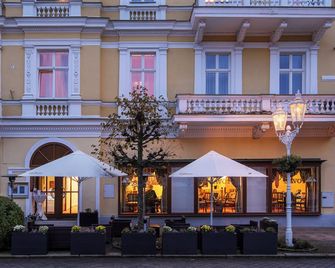 Savoy Spa & Kurhotel - Františkovy Lázně - Building