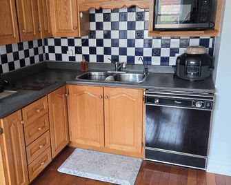 Sea La Vie! - Grand Bank - Kitchen