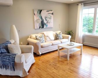 Suzie's Place - Cornwall - Living room