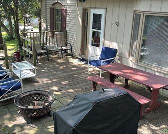 Great for large groups, sleeps 20 , Fontana on Geneva Lake - Fontana-On-Geneva Lake - Patio