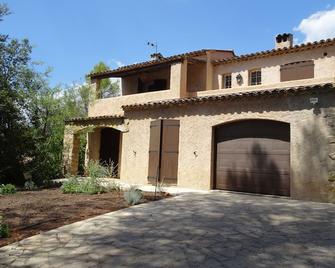 06D - Appartement spacieux avec terrasses, jardin et piscine - Roquefort-les-Pins - Bâtiment