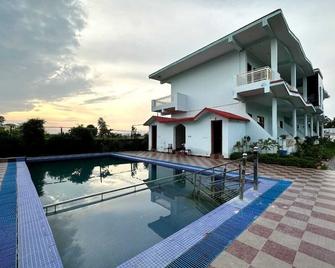 Kuyal Corbett Resort - Rāmnagar - Uima-allas