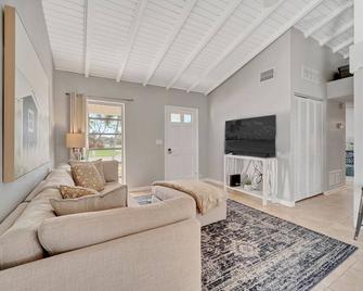 Sunny Sanctuary - Marco Island - Living room