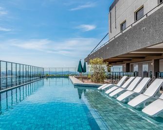 Lindos Aptos Com Piscina No Setor Oeste - Goiânia - Pool