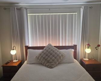 Sunset Beach B&B - Waggrakine - Schlafzimmer