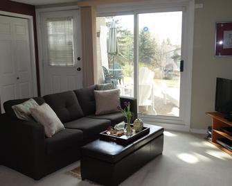 Window Hill - Saint Albert - Living room