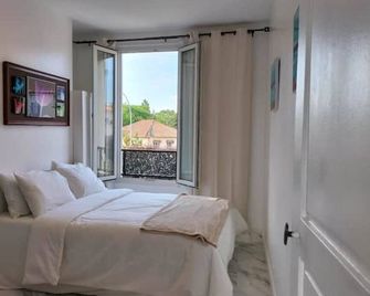 Paris tourist Apartment, France - Stains - Bedroom