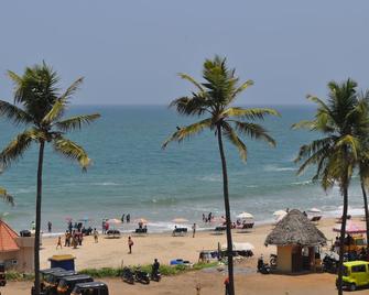 Hotel Marine Palace - Kovalam - Beach