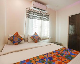 Hotel Shiva's Inn - Nagpur - Bedroom