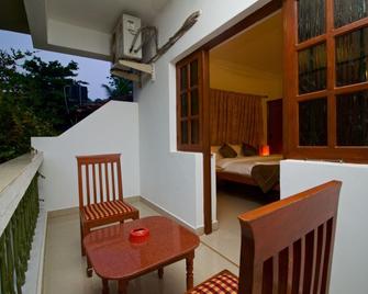 Anjuna Pebbles Guest House - Anjuna - Balkon