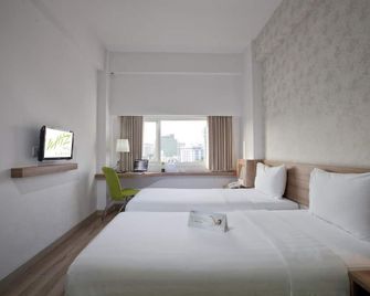 Whiz Hotel Cikini Jakarta - Yakarta - Habitación