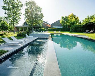 Hotel des Bains & Wellness - Robertville - Pool