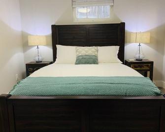 Inviting Bungalow Next To Unc - Free Cruiser Bikes - Greeley - Bedroom