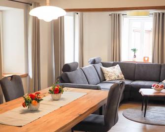 Ferienwohnungen Grüner Baum - Marktbreit - Wohnzimmer