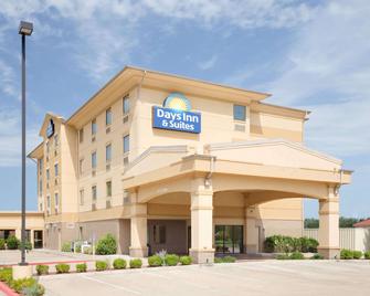 Days Inn & Suites by Wyndham Russellville - Russellville - Gebouw