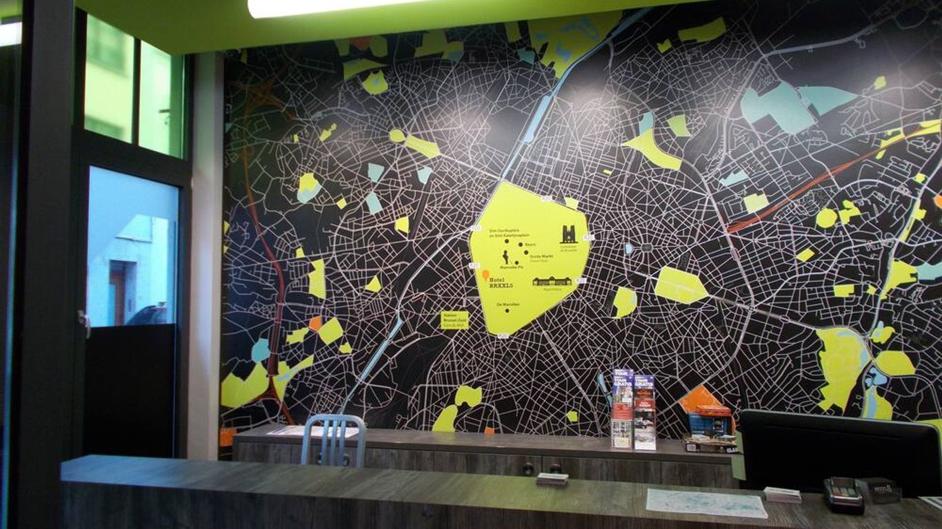 Brxxl 5 City Centre Hostel