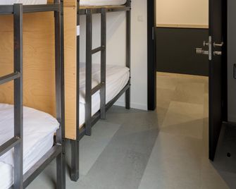 Izy Stay Hostel Bratislava - Bratislava