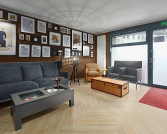 تريب إن بوتيك روبينس إسين - ايسن - غرفة معيشة