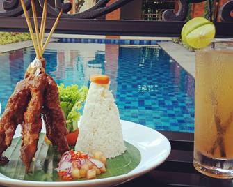Hotel Parangraja - Surakarta City - Pool