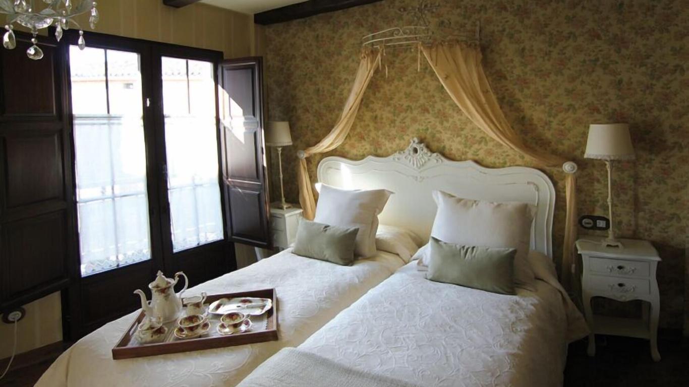 Hotel Rural La Tenada