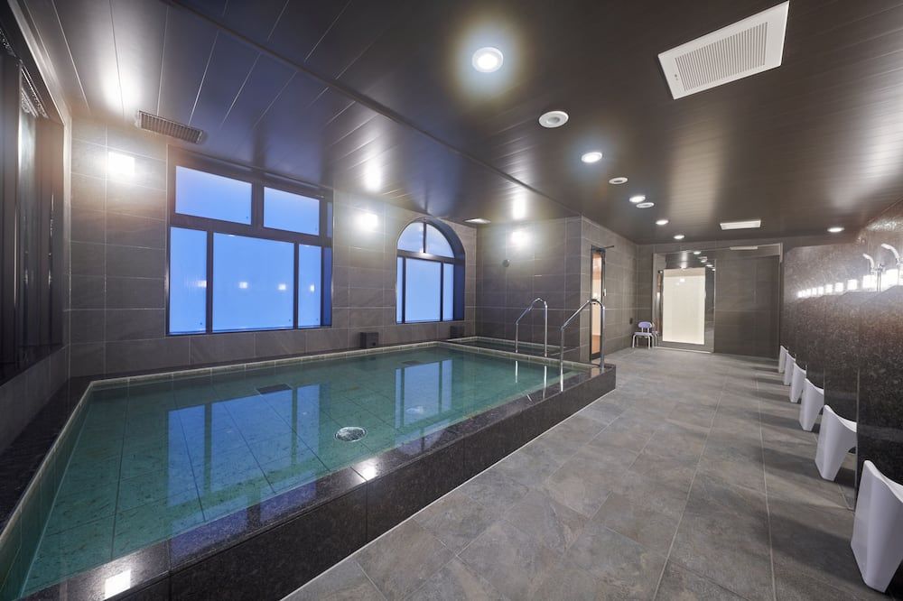 Welina Hotel Premier Nakanoshima West - אוסקה - בריכה