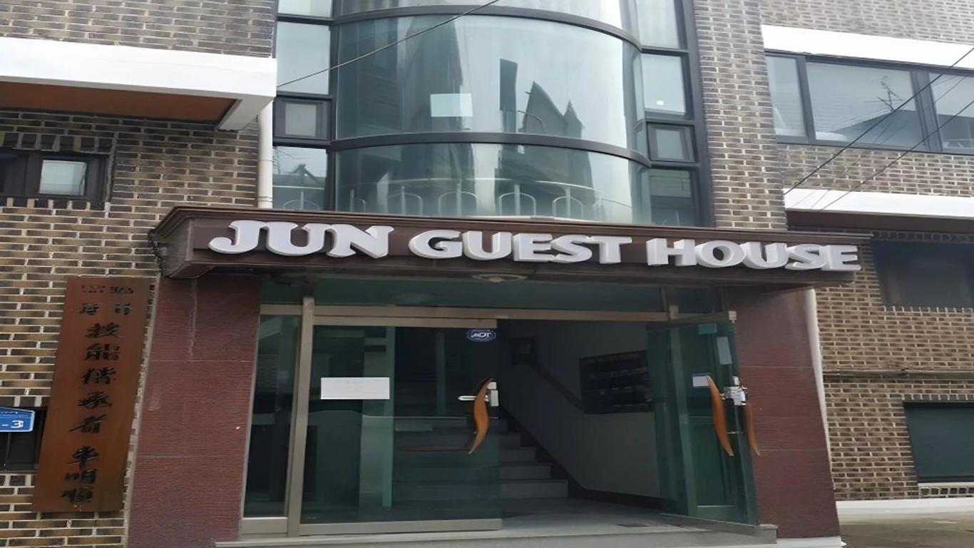 Jun Guesthouse