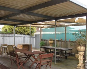 Stansbury Villas Unit 2 Relax with Family Friends - 스탠스베리 - 파티오