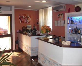 Hotel Legnano - Legnano - Front desk