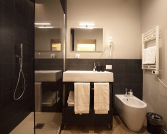 Palazzo Bellocchi - Suites & Apartments - Brindisi - Habitación