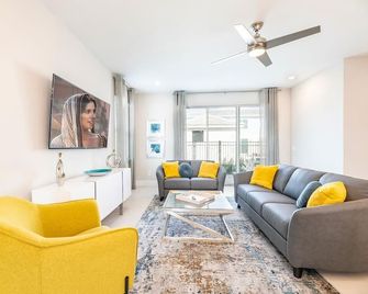 Bright and Sunny Townhouse with Games Room at Reunion - Celebration - Sala de estar