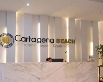 Apartasuite Cartagena Beach Piscina - Cartagena - Front desk
