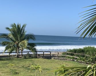 Beach/Oceanfront Getaway! A truly unique property in the Azuero Peninsula. - Pedasí - Playa