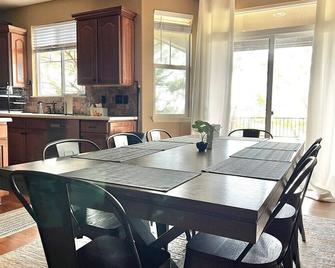Large 5br Retreat | Hot Tub | Gym | Games | I-25 - Castle Rock - Dining room